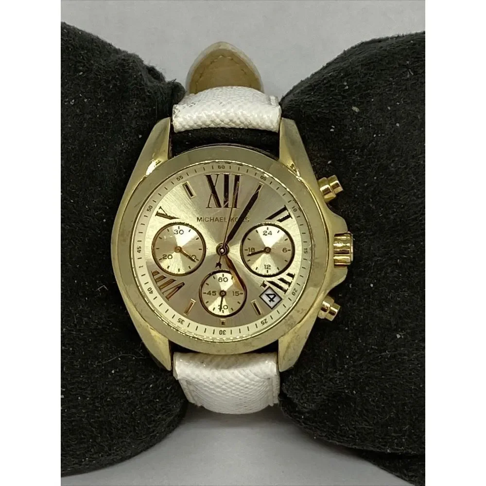 Michael Kors MK5973 Women's White Leather Analog Dial Quartz Wrist Watch XX494